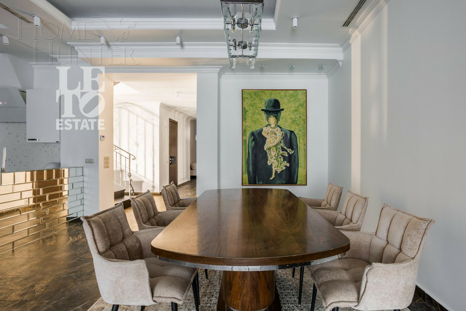 2-этажный таунхаус 440 м² с отделкой