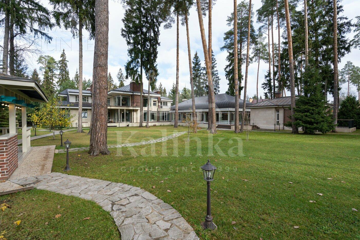 2-этажный коттедж 1 214 м² с отделкой