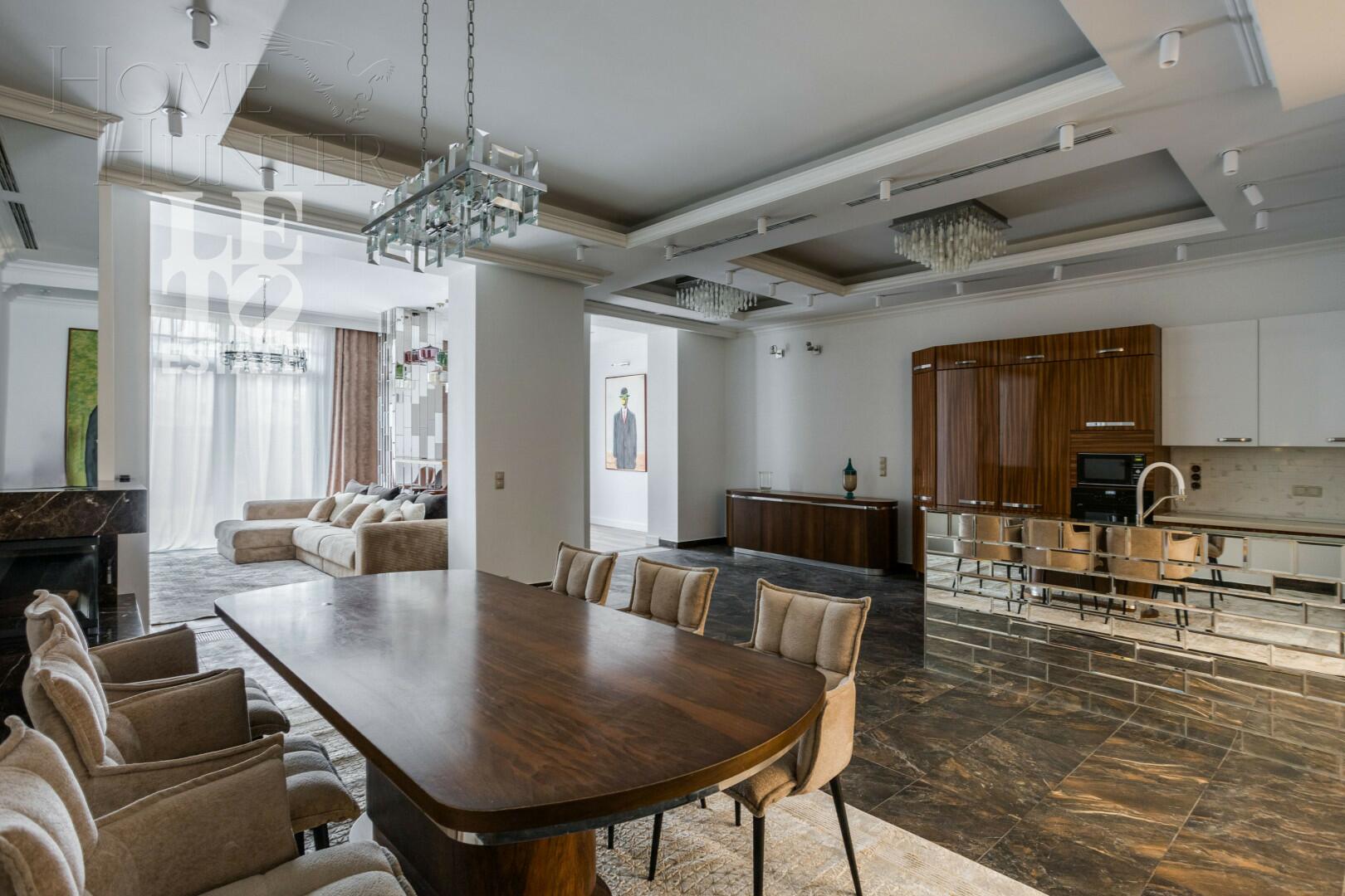 2-этажный таунхаус 440 м² с отделкой