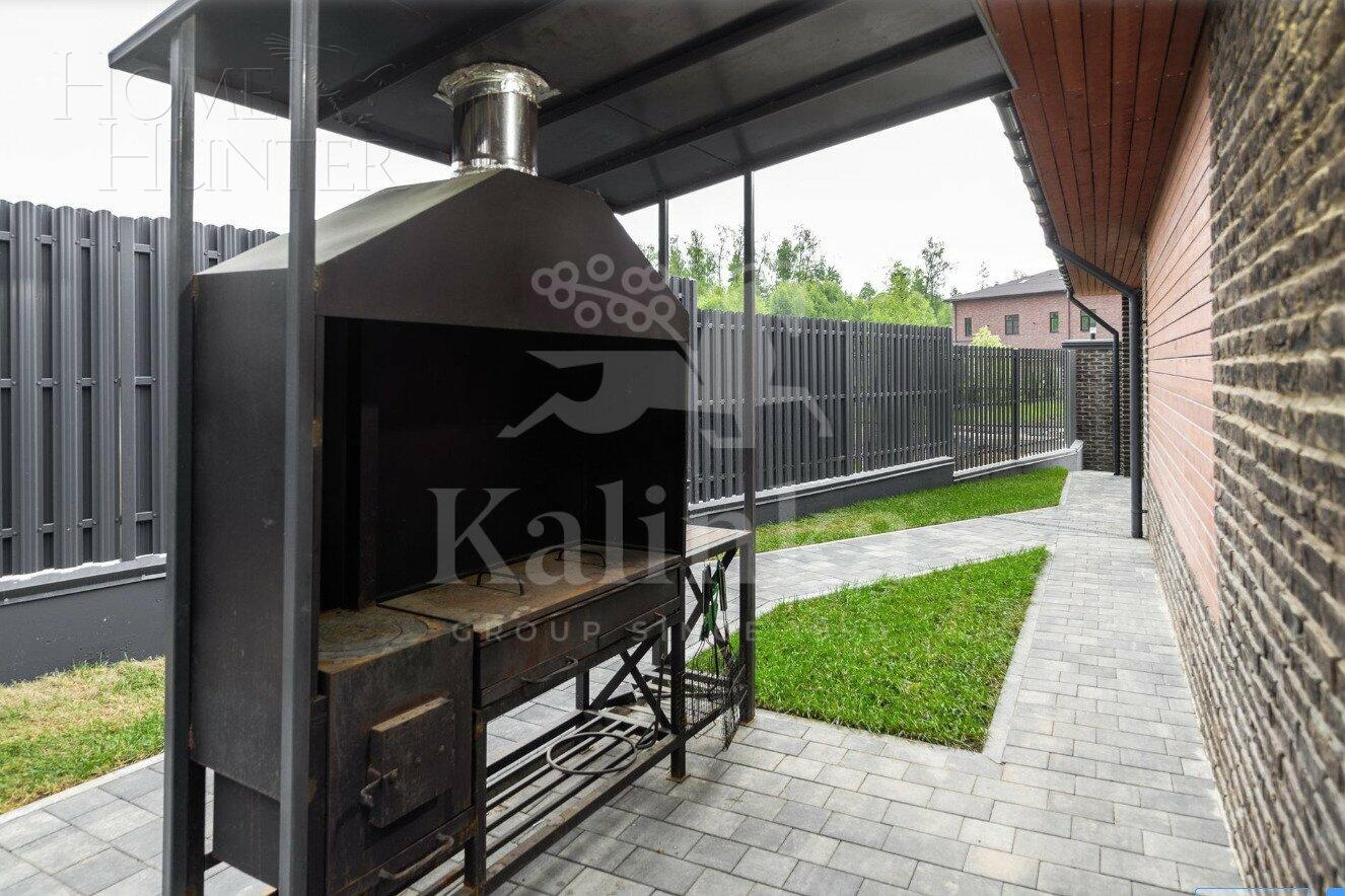 2-этажный коттедж 300 м² с отделкой