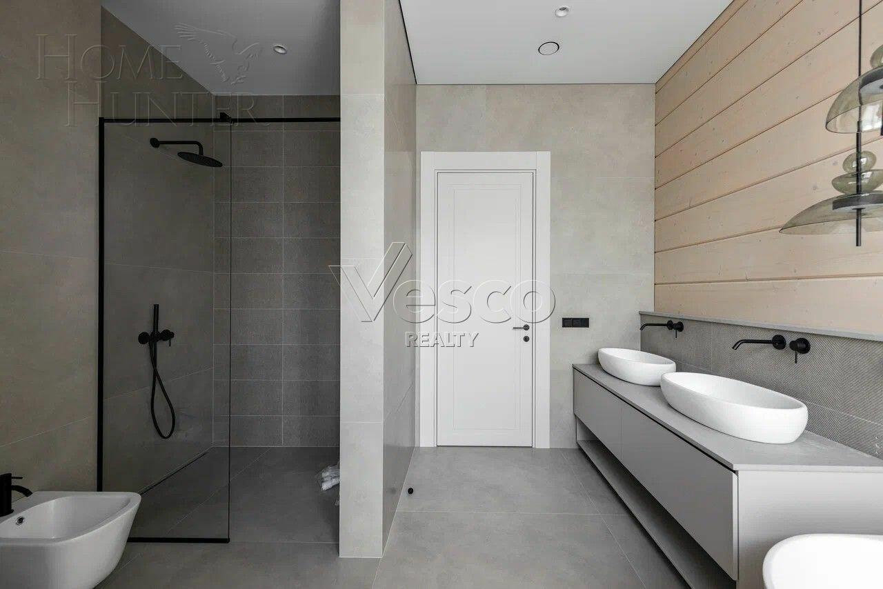 2-этажный коттедж 460 м² без отделки