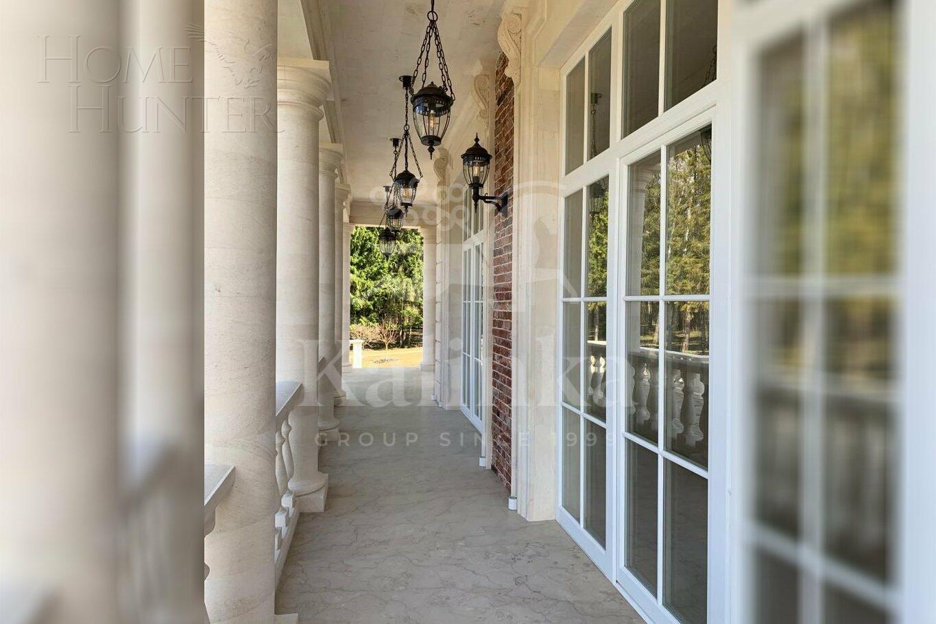 2-этажный коттедж 2 327 м² без отделки