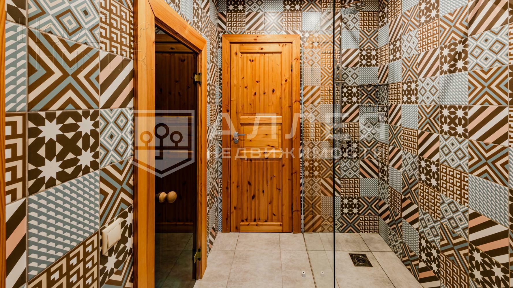 3-этажный коттедж 287 м² с отделкой