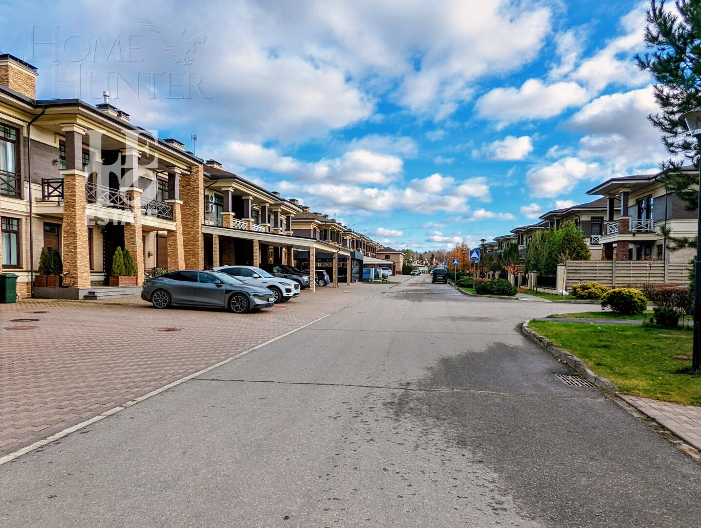 2-этажный таунхаус 440 м² с отделкой