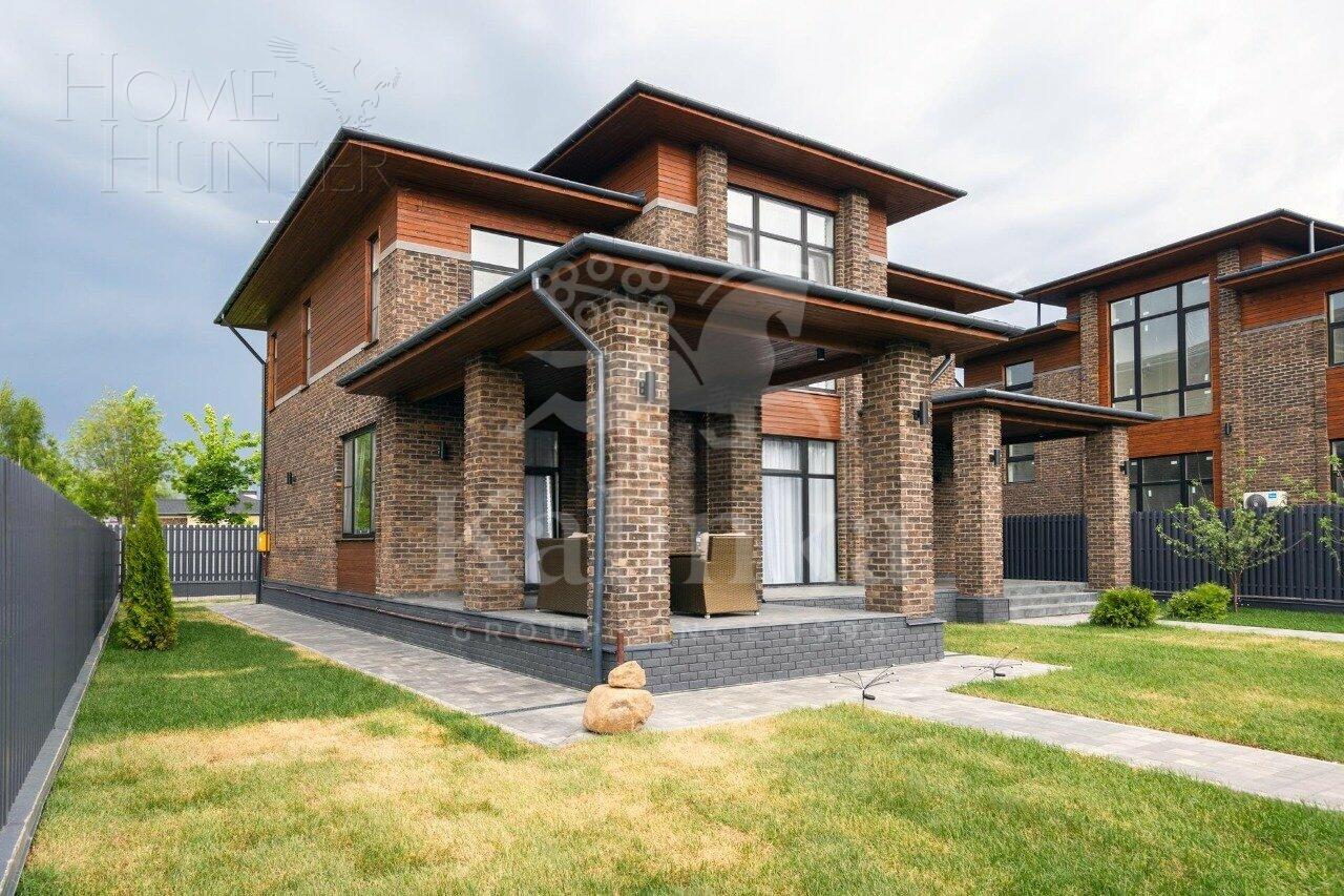 2-этажный коттедж 300 м² с отделкой