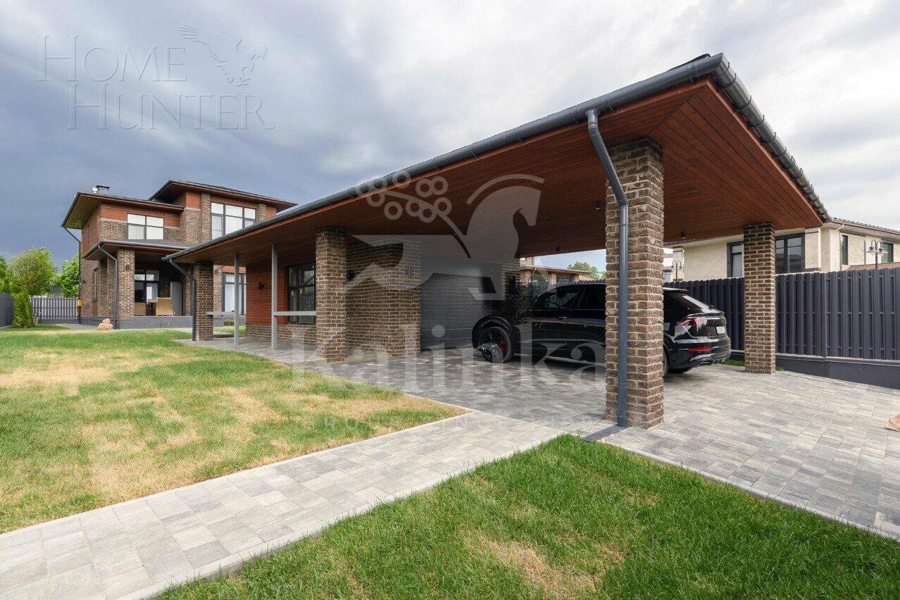 2-этажный коттедж 300 м² с отделкой