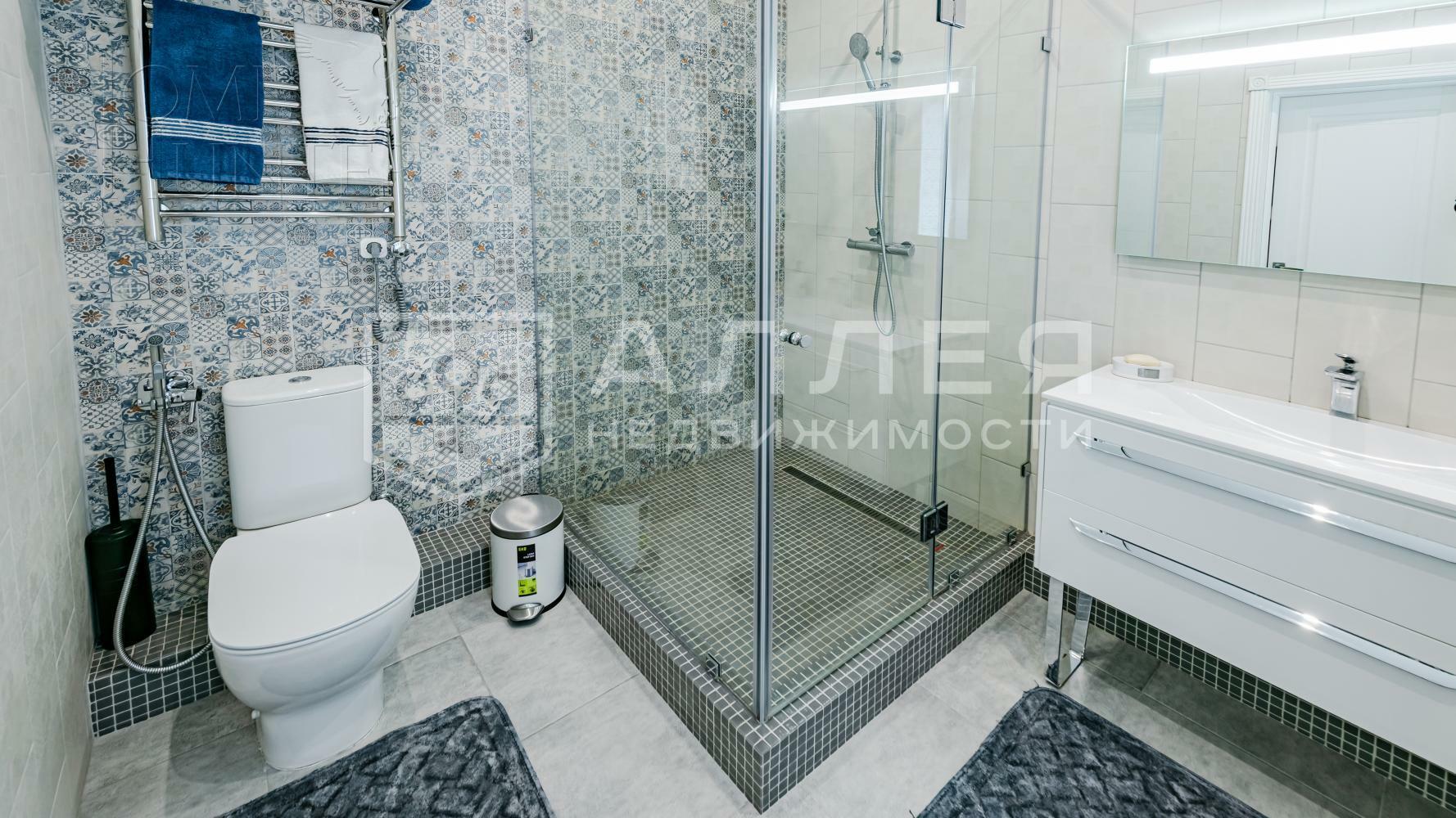 3-этажный коттедж 287 м² с отделкой