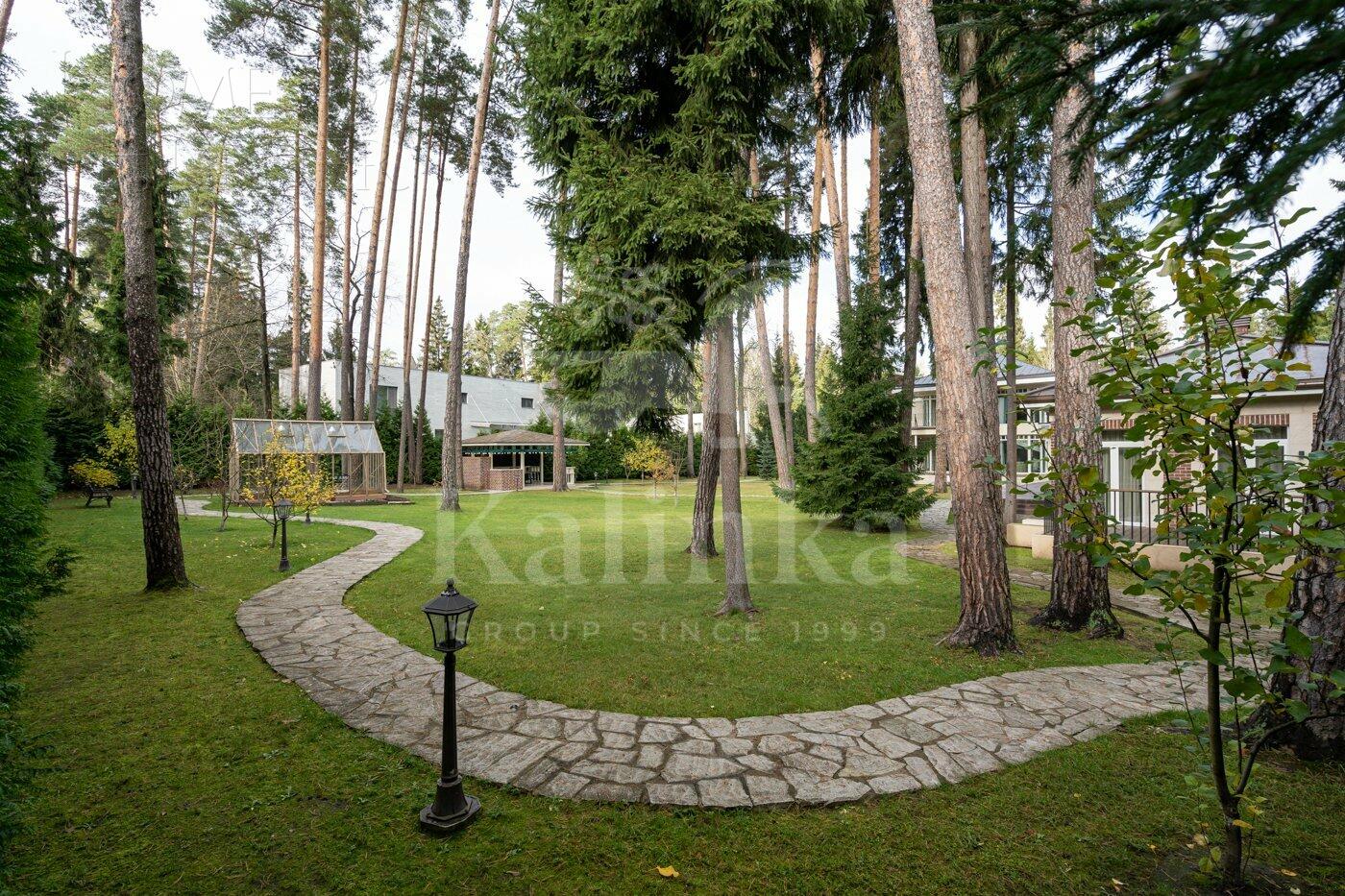 2-этажный коттедж 1 214 м² с отделкой