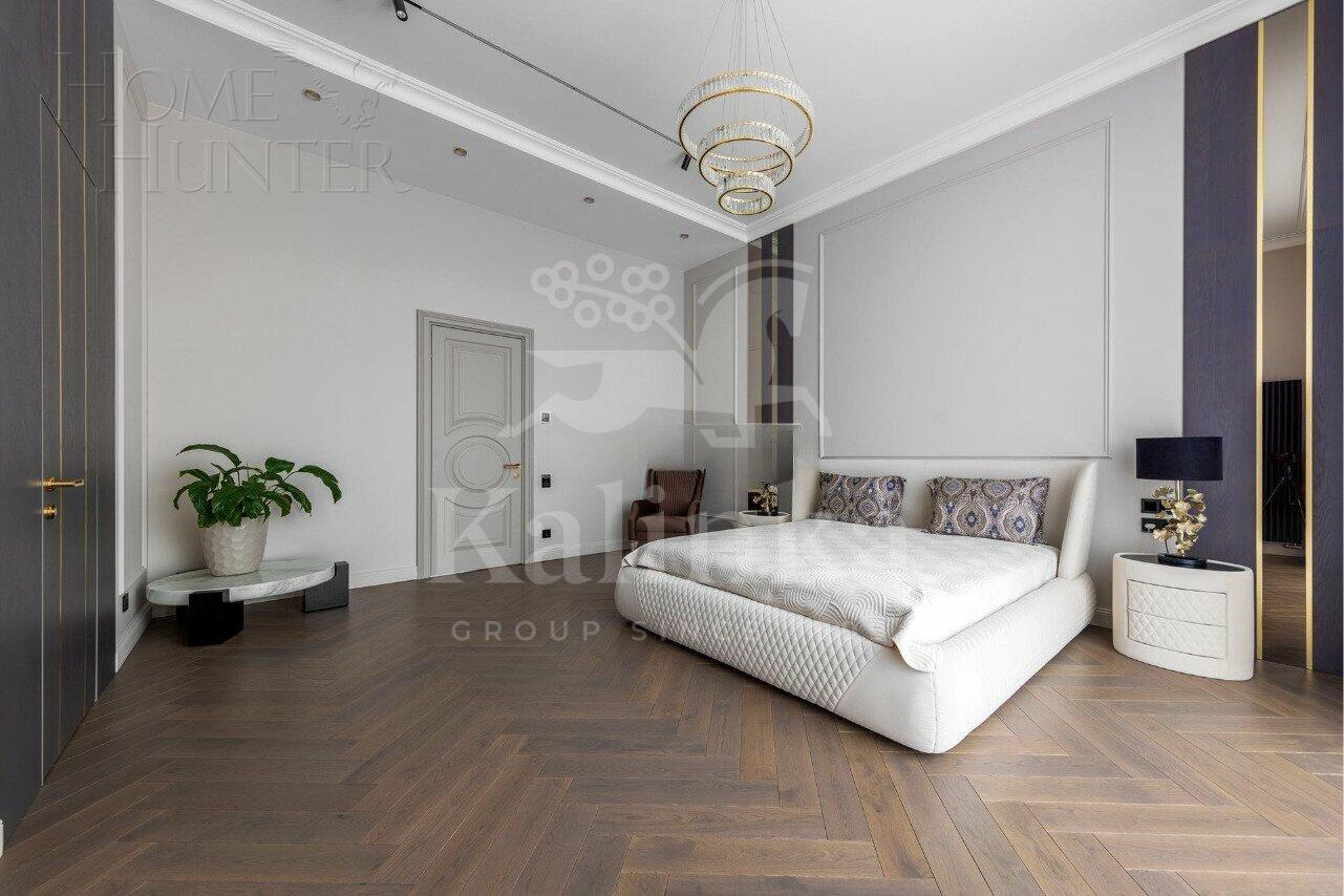 2-этажный коттедж 300 м² с отделкой