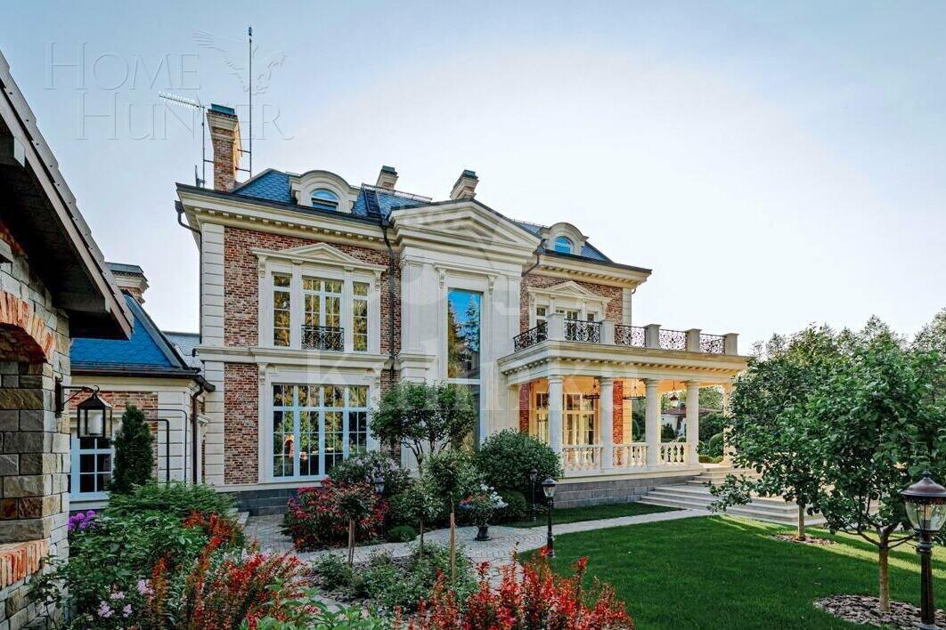 2-этажный коттедж 2 327 м² без отделки