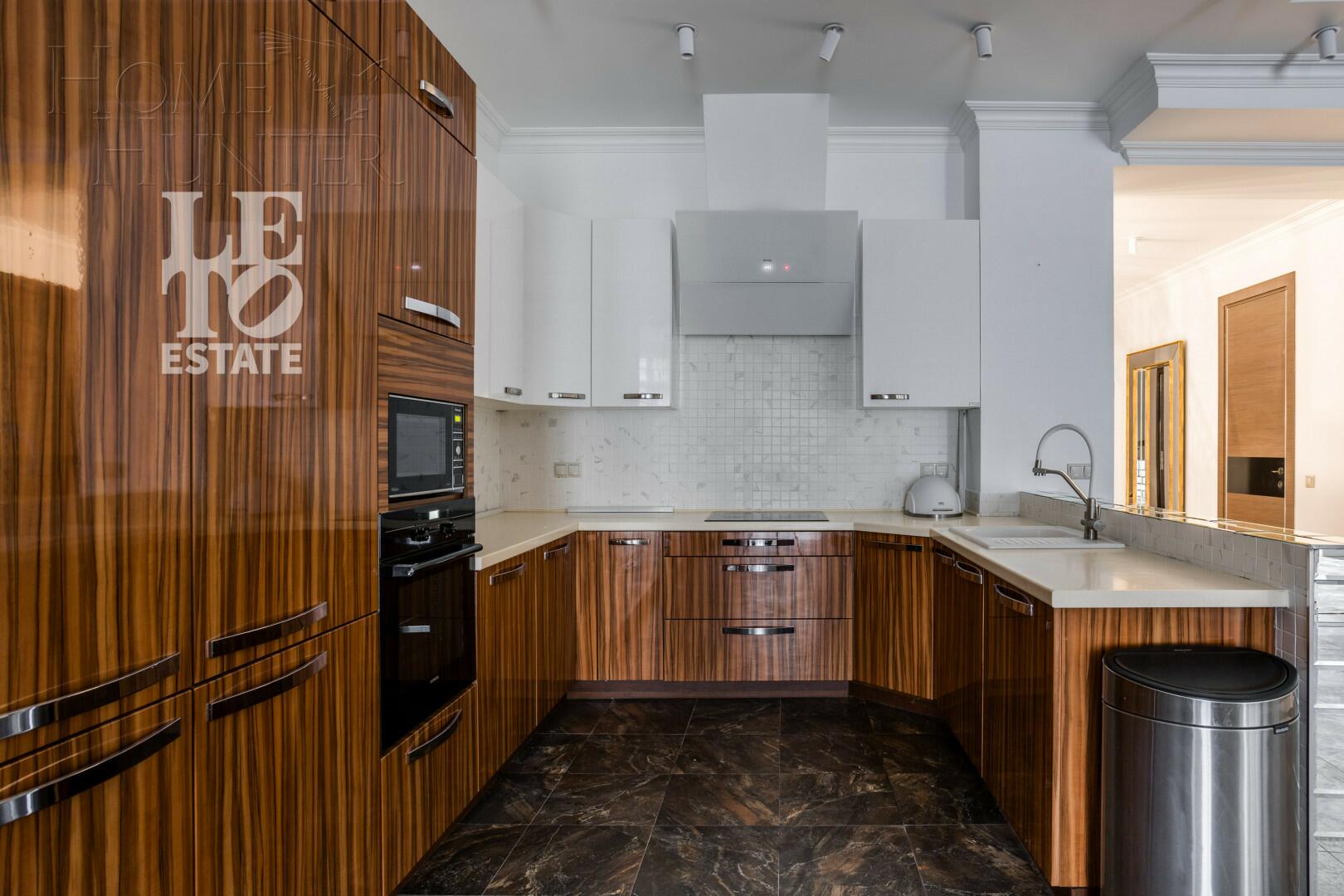 2-этажный таунхаус 440 м² с отделкой