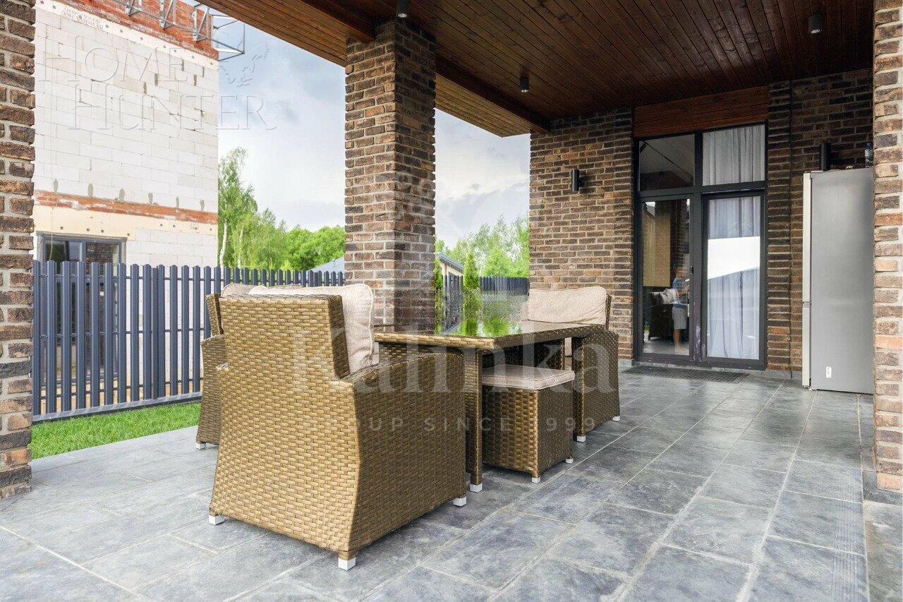 2-этажный коттедж 300 м² с отделкой