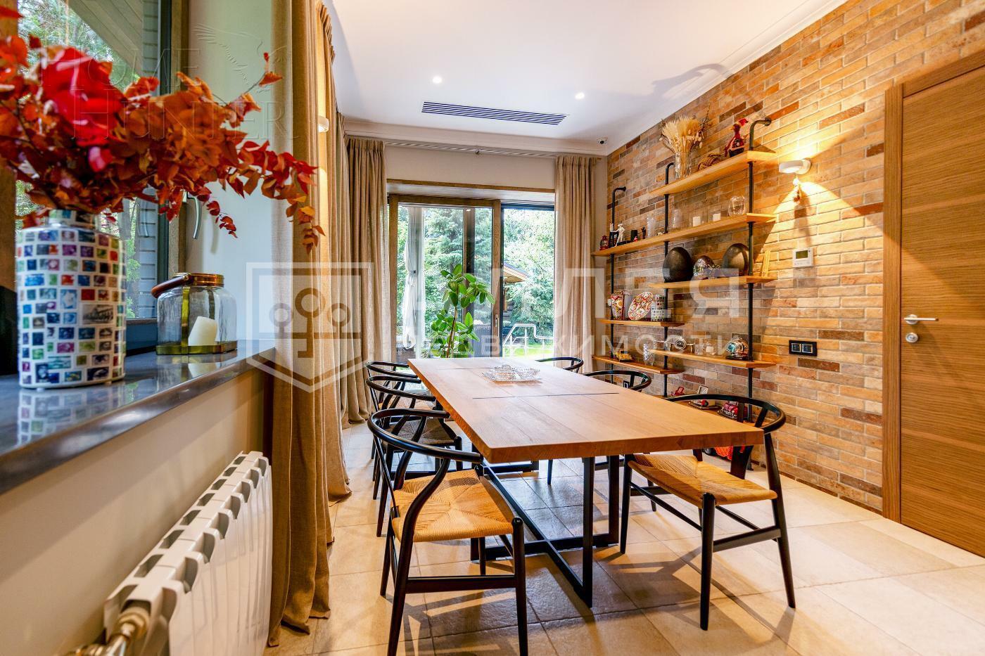 2-этажный коттедж 440 м² с отделкой