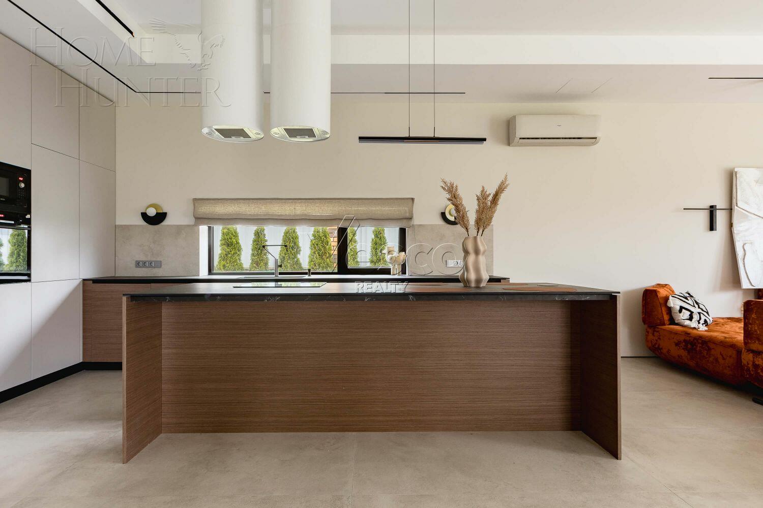 2-этажный коттедж 348 м² с отделкой