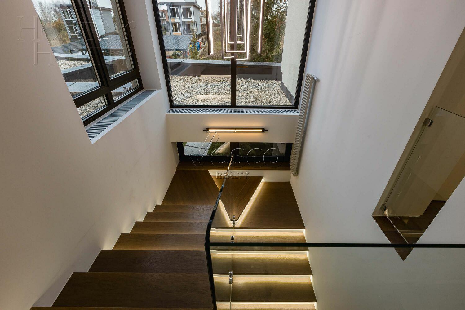 2-этажный коттедж 385 м² с отделкой