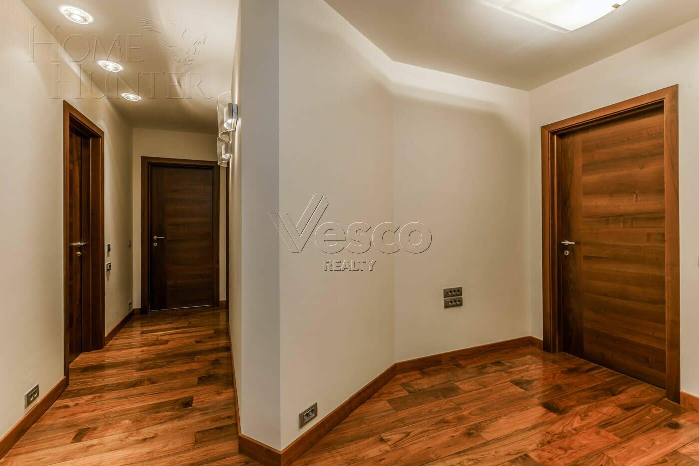 5-КОМН. КВАРТИРА С ОТДЕЛКОЙ 214.2 М² НА 2 ЭТАЖЕ