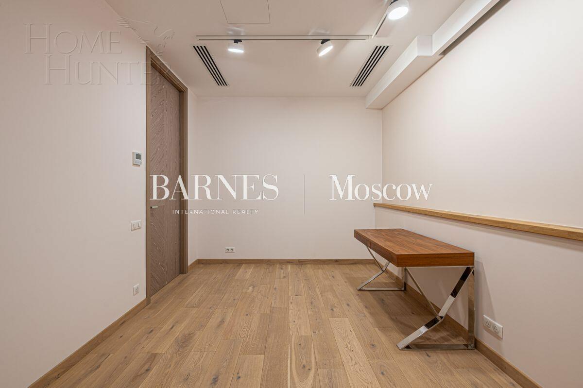 2-УРОВНЕВЫЙ ТАУНХАУС С ОТДЕЛКОЙ 236 М² НА 1 ЭТАЖЕ