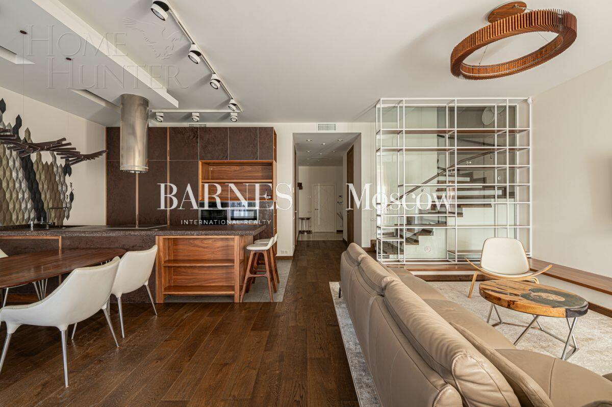 2-УРОВНЕВЫЙ ТАУНХАУС С ОТДЕЛКОЙ 236 М² НА 1 ЭТАЖЕ