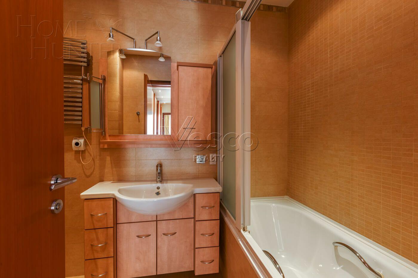 5-КОМН. КВАРТИРА С ОТДЕЛКОЙ 214.2 М² НА 2 ЭТАЖЕ