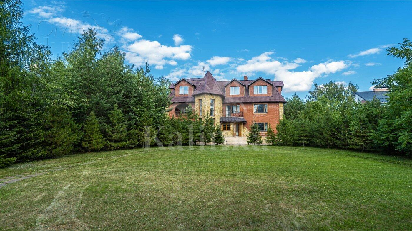 2-этажный коттедж 400 м² с отделкой