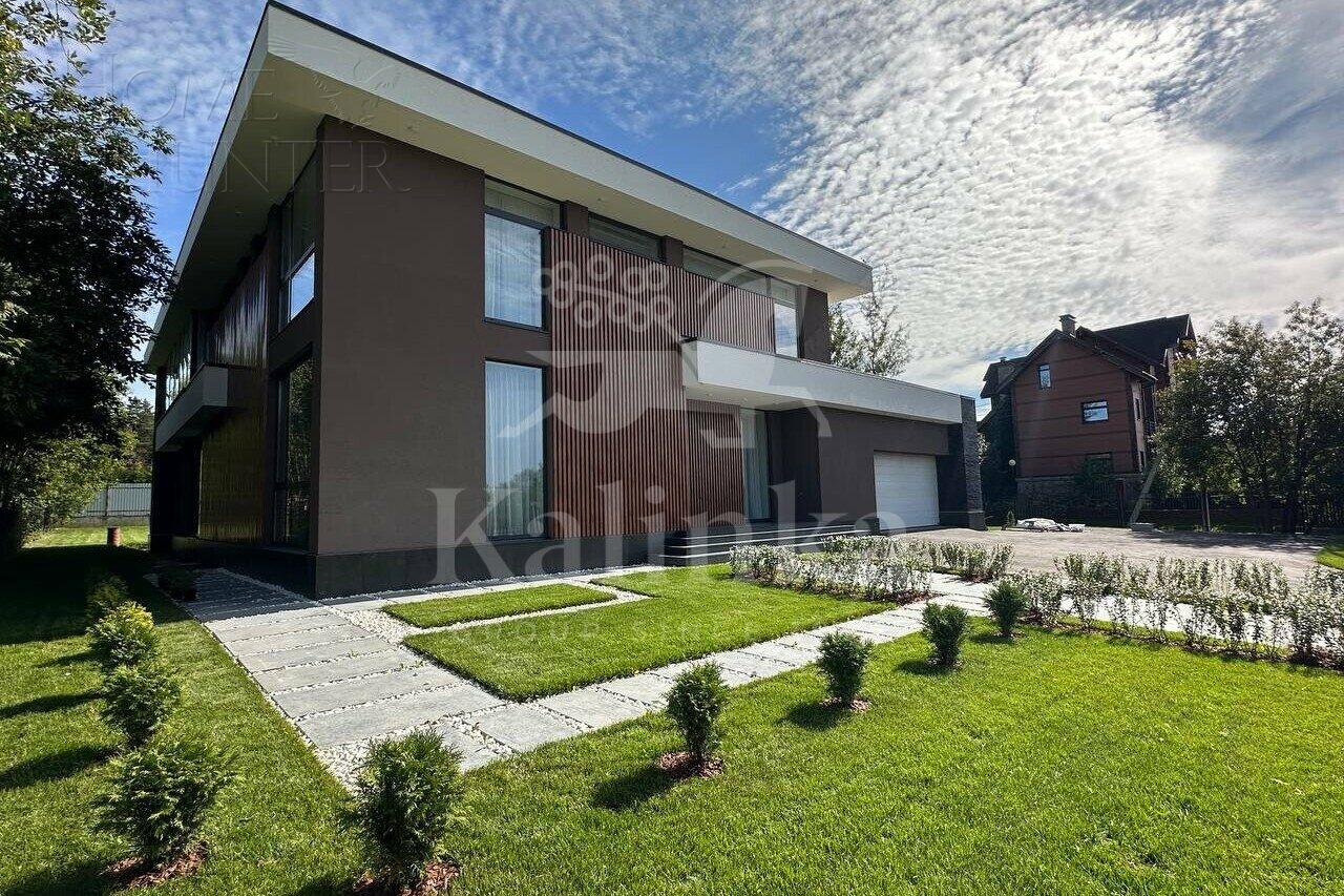 2-этажный коттедж 542 м² с отделкой