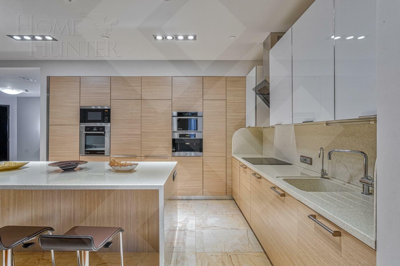 5-КОМН. КВАРТИРА С ОТДЕЛКОЙ 350 М² НА 52 ЭТАЖЕ