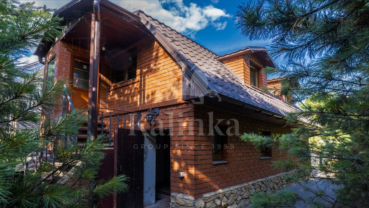 2-этажный коттедж 400 м² с отделкой