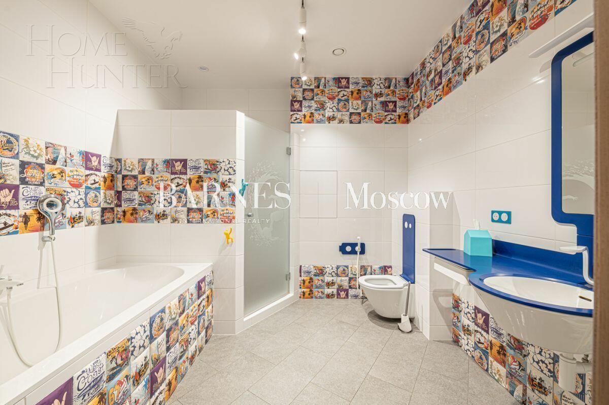 2-УРОВНЕВЫЙ ТАУНХАУС С ОТДЕЛКОЙ 236 М² НА 1 ЭТАЖЕ