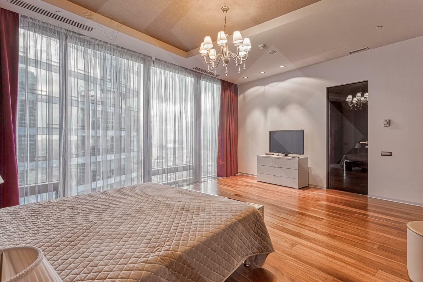 5-КОМН. КВАРТИРА С ОТДЕЛКОЙ 350 М² НА 52 ЭТАЖЕ