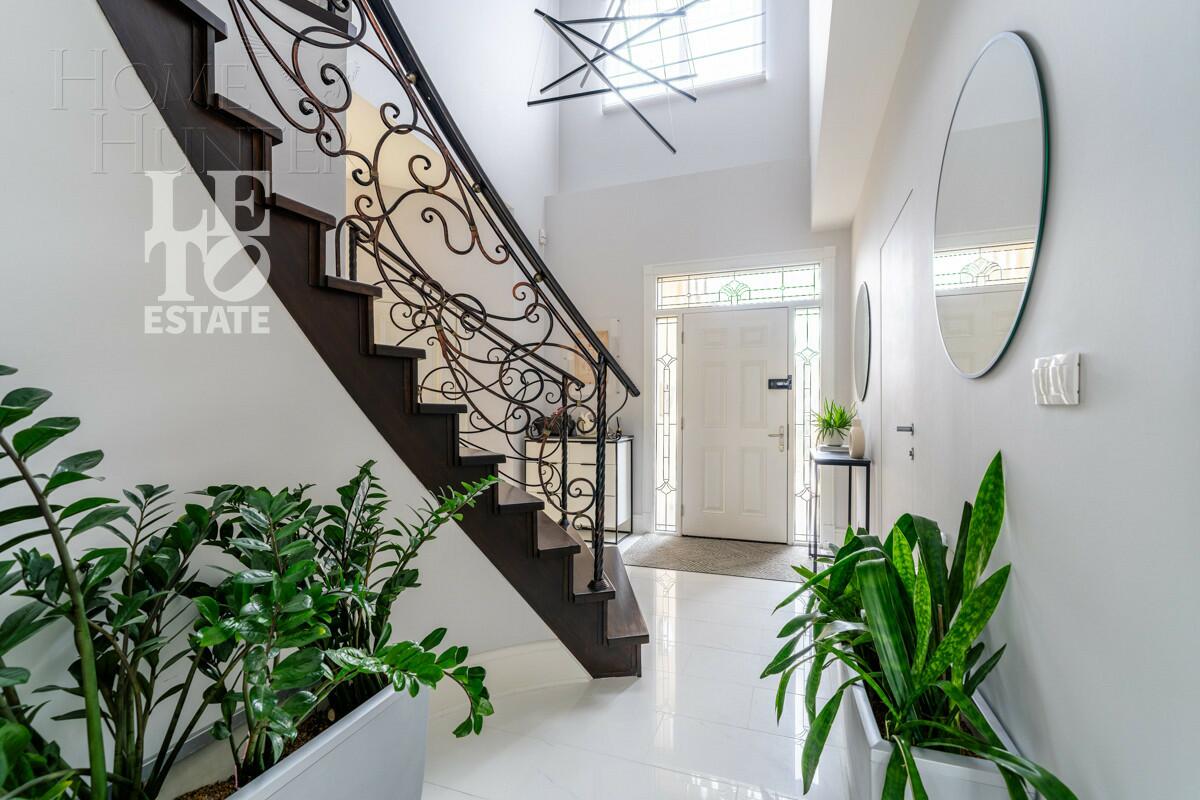 2-этажный коттедж 370 м² с отделкой