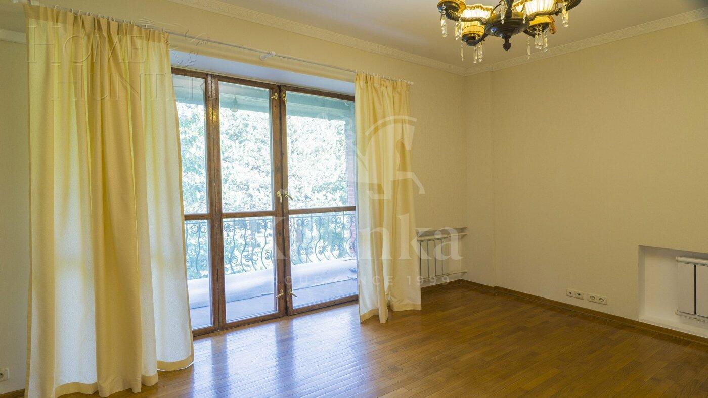 2-этажный коттедж 400 м² с отделкой