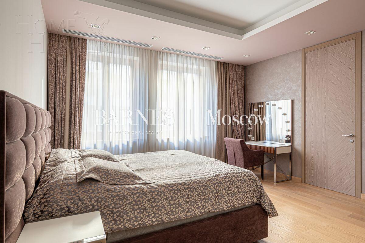 2-УРОВНЕВЫЙ ТАУНХАУС С ОТДЕЛКОЙ 236 М² НА 1 ЭТАЖЕ