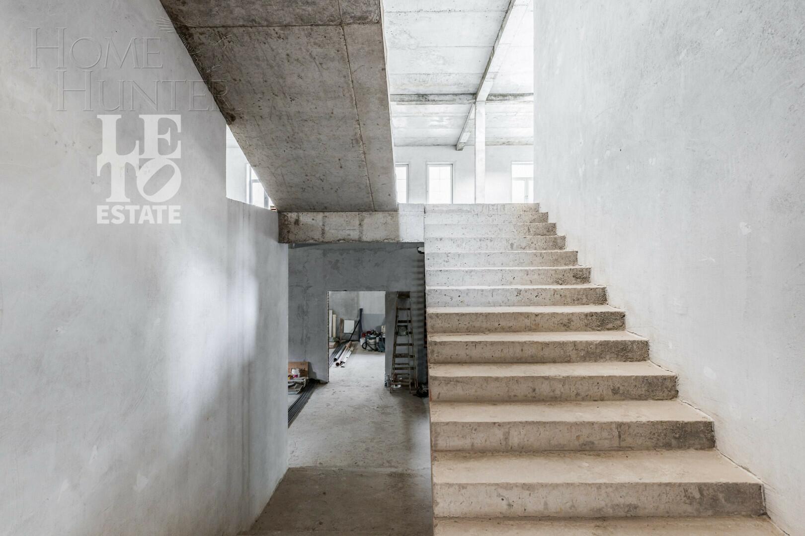 2-этажный коттедж 1 320 м² без отделки