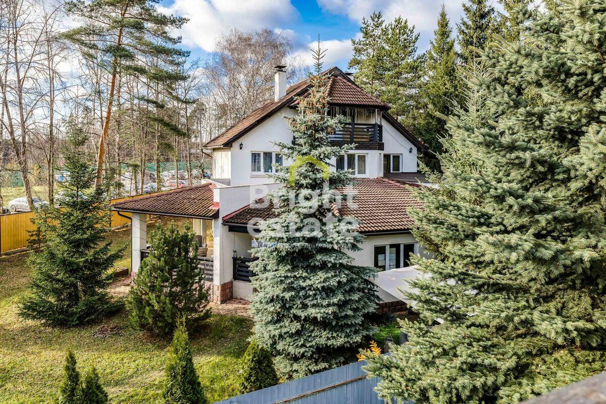 3-этажный коттедж 340 м² с отделкой