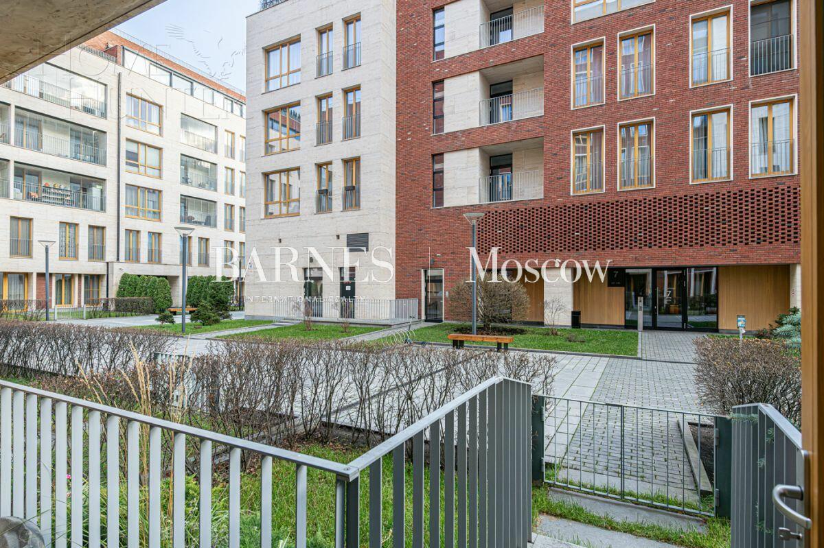 2-УРОВНЕВЫЙ ТАУНХАУС С ОТДЕЛКОЙ 236 М² НА 1 ЭТАЖЕ