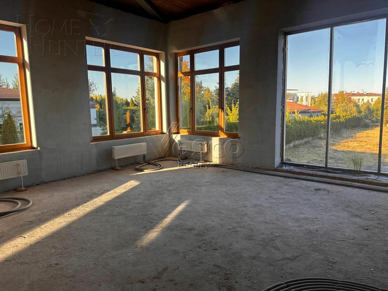 2-этажный коттедж 1 320 м² без отделки