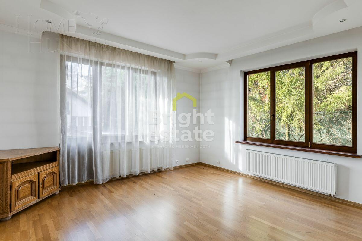 3-этажный коттедж 380 м² с отделкой