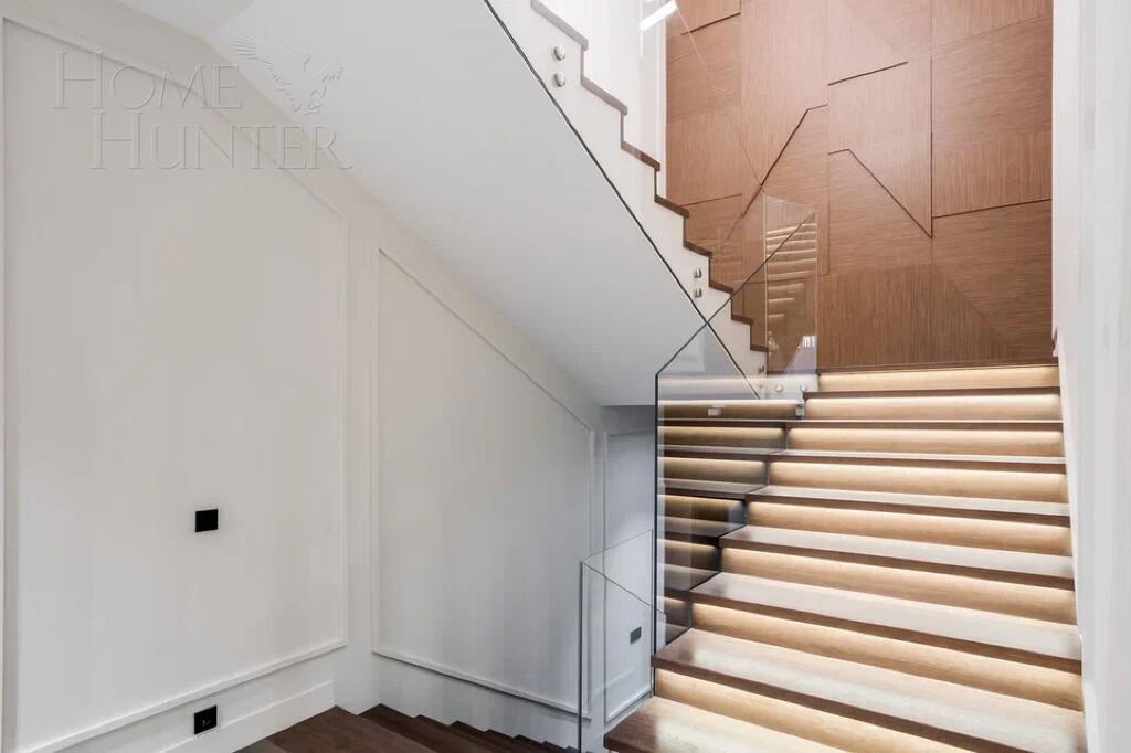 2-этажный коттедж 627.9 м² с отделкой