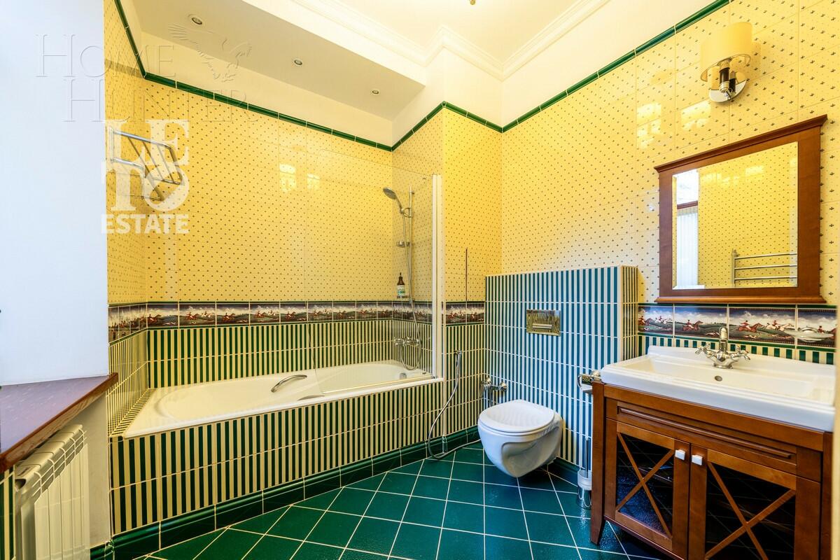 3-этажный коттедж 980 м² с отделкой