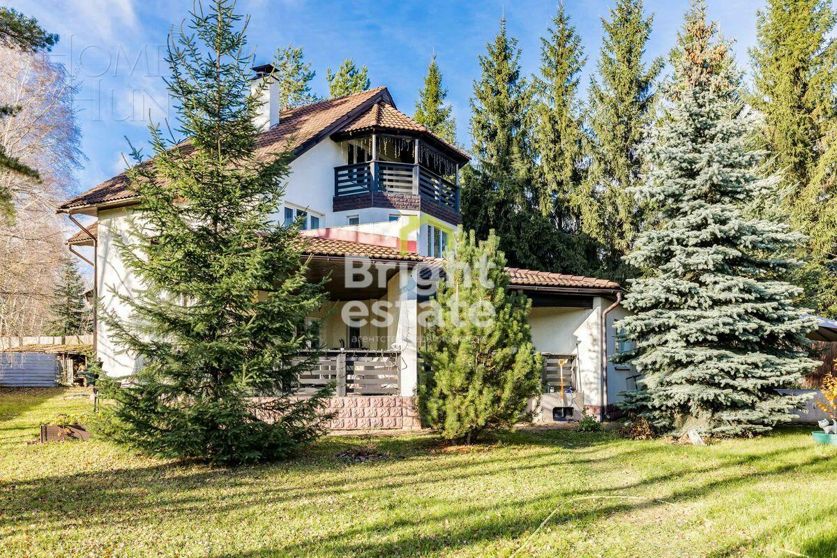 3-этажный коттедж 340 м² с отделкой