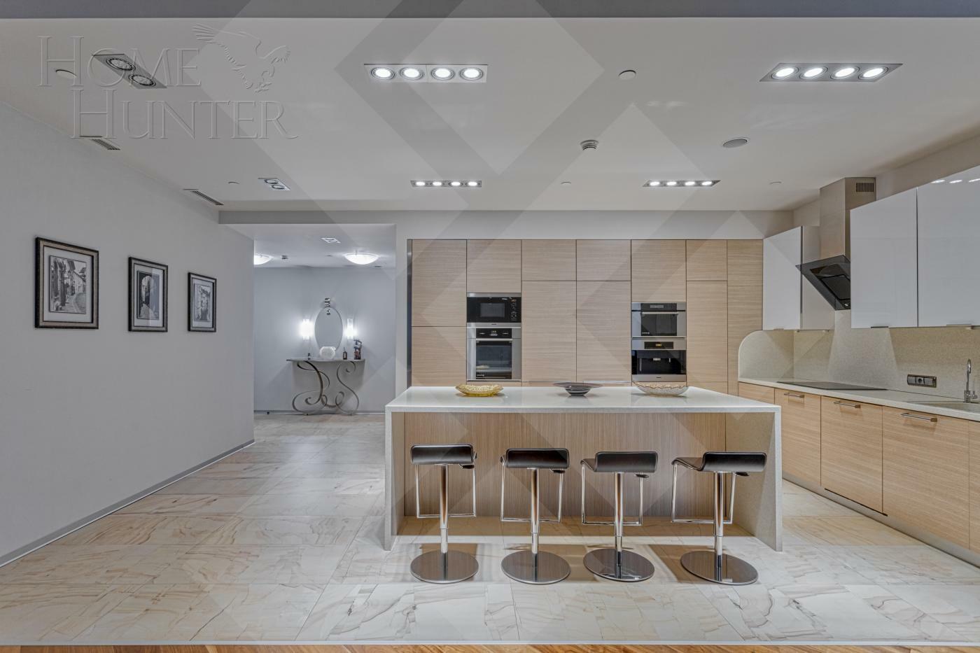 5-КОМН. КВАРТИРА С ОТДЕЛКОЙ 350 М² НА 52 ЭТАЖЕ