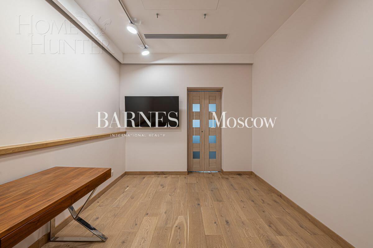 2-УРОВНЕВЫЙ ТАУНХАУС С ОТДЕЛКОЙ 236 М² НА 1 ЭТАЖЕ