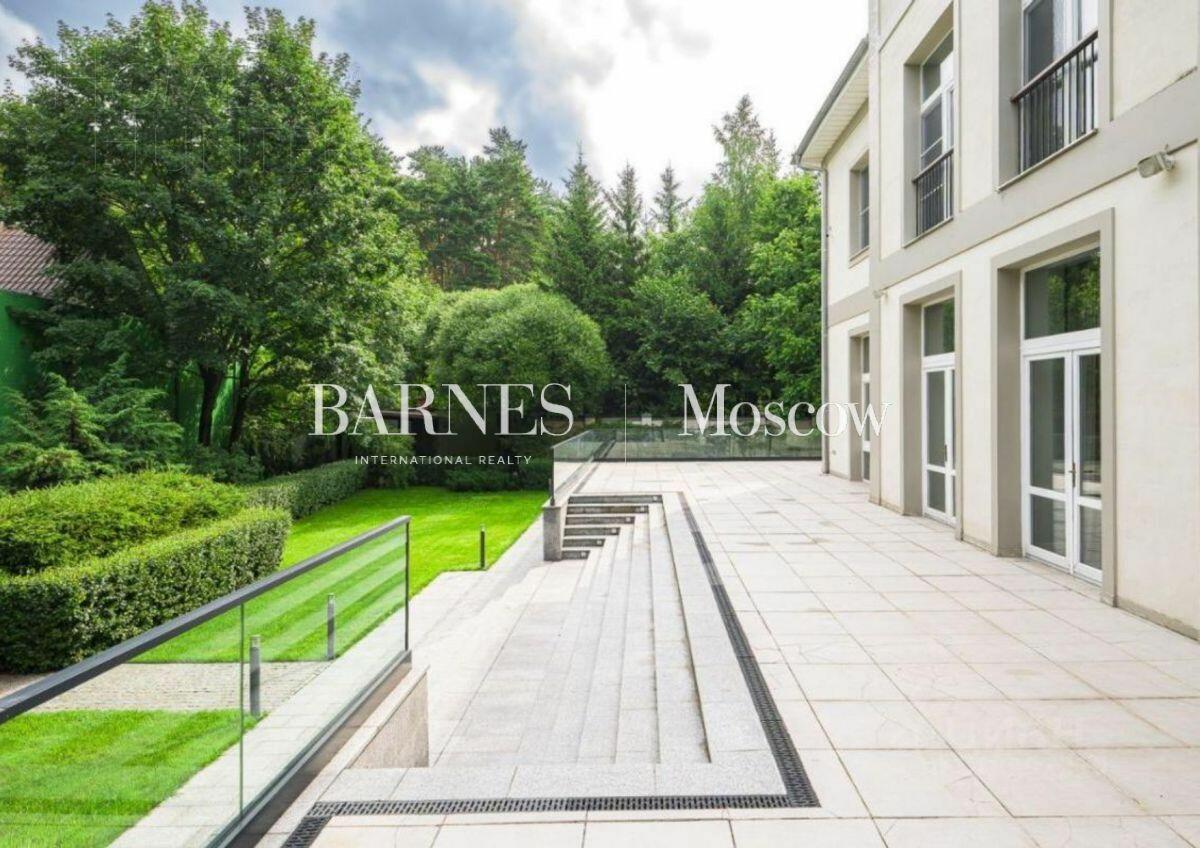 2-этажный коттедж 1 438 м² с отделкой