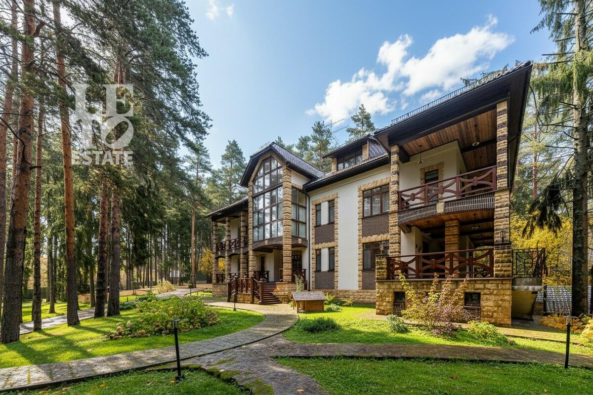 3-этажный коттедж 980 м² с отделкой