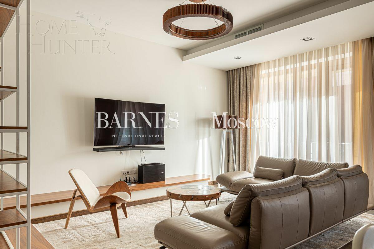 2-УРОВНЕВЫЙ ТАУНХАУС С ОТДЕЛКОЙ 236 М² НА 1 ЭТАЖЕ