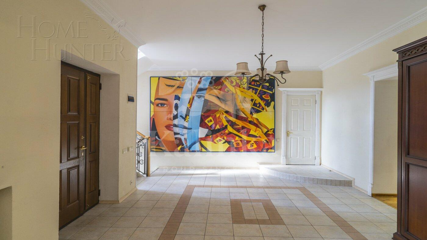 2-этажный коттедж 400 м² с отделкой