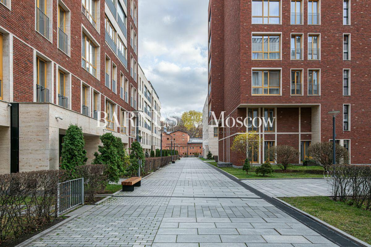 2-УРОВНЕВЫЙ ТАУНХАУС С ОТДЕЛКОЙ 236 М² НА 1 ЭТАЖЕ