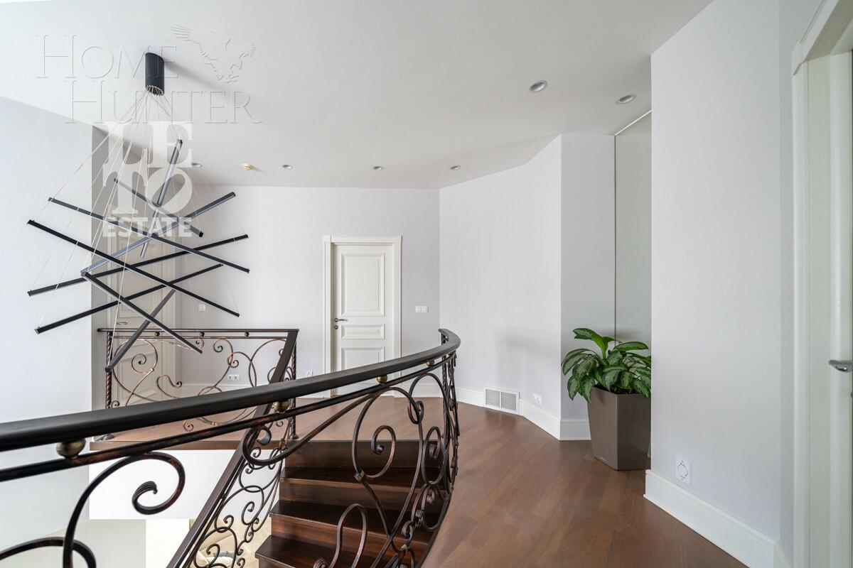 2-этажный коттедж 370 м² с отделкой