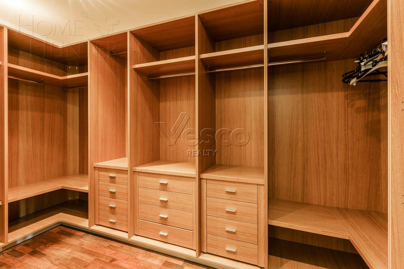 5-КОМН. КВАРТИРА С ОТДЕЛКОЙ 214.2 М² НА 2 ЭТАЖЕ