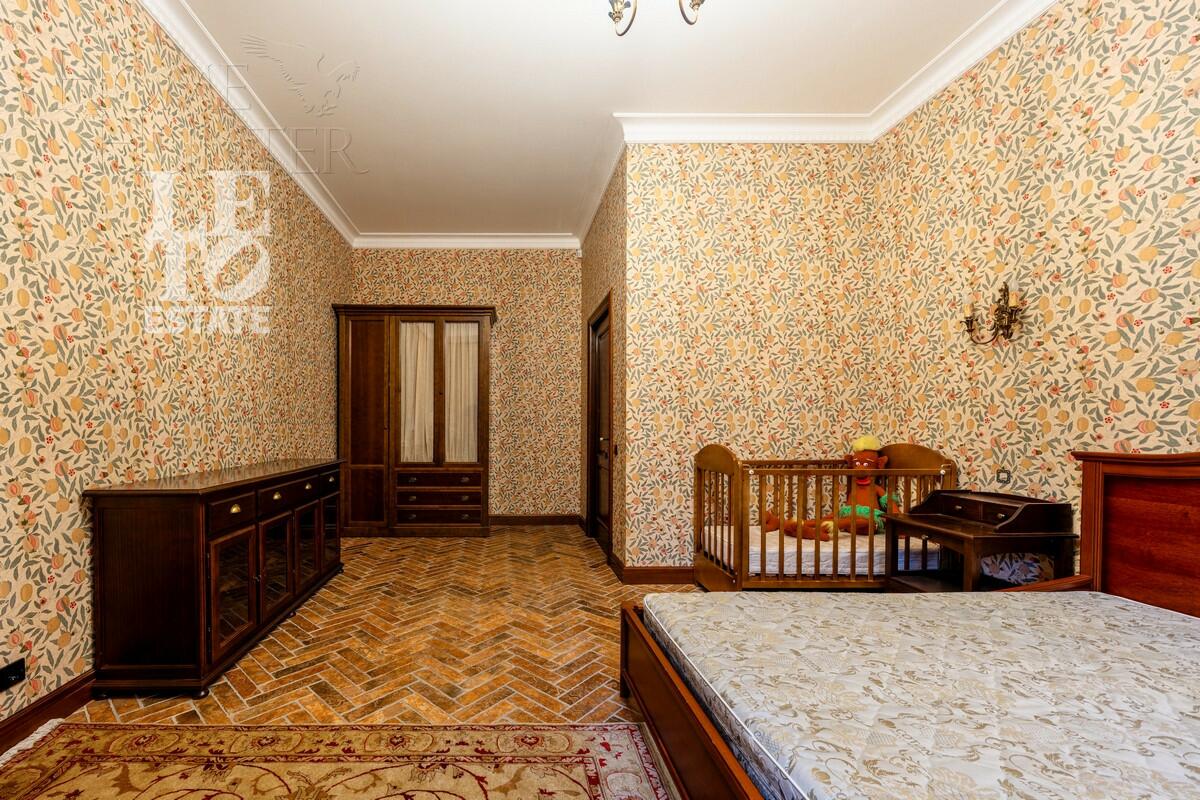 3-этажный коттедж 980 м² с отделкой